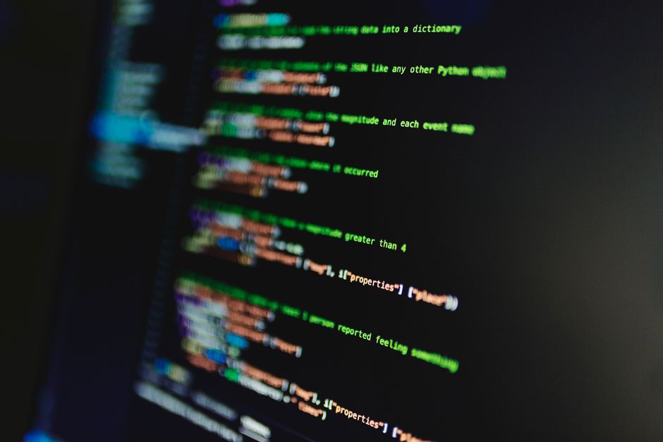 Иллюстрация о разработке и анализе данных для страницы о компании Pro Academy
